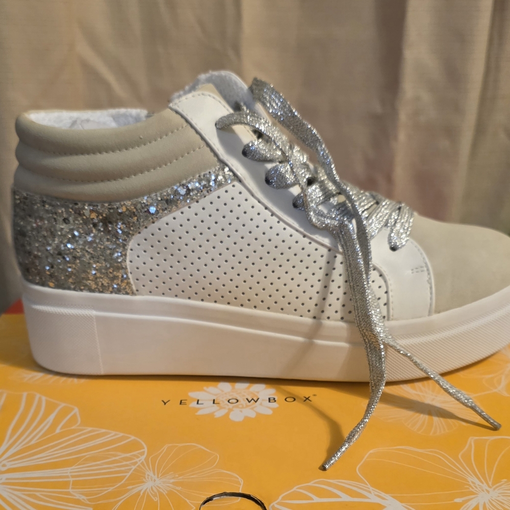 Yellow Box Women's Silver Glitter Sneakers